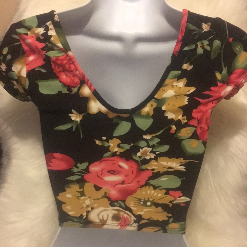 Flowers crop top (size s)